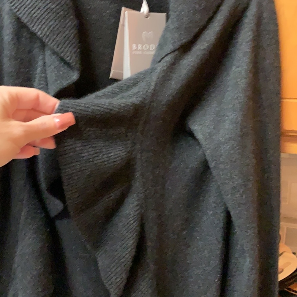 NWT Brodie Cashmere Ruffle cardigan - Picture 5 of 10